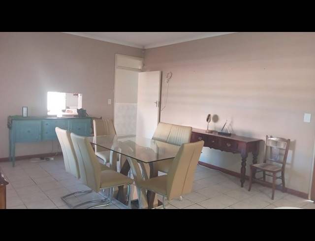 3 BEDROOM PROPERTY TO RENT IN FLORIDA LAKE